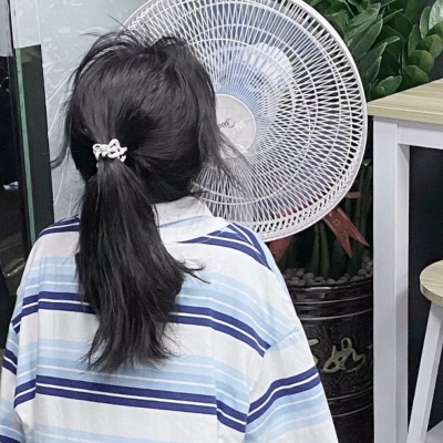 超火不露脸女生微信头像 17张高清合集