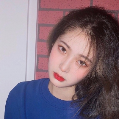 超火的女生高清头像合集 共16张