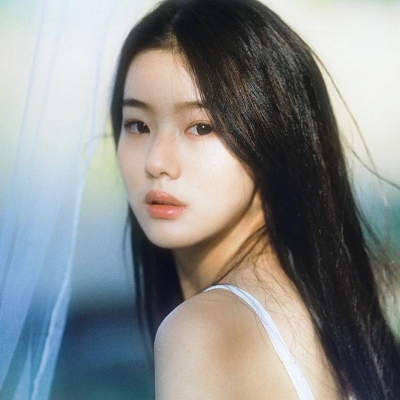 超火的女生高冷真人头像来啦 共19张