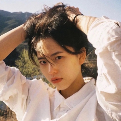 小众又高级！5张复古风真人女生头像分享