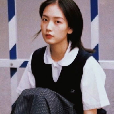 小众又高级！5张复古风真人女生头像分享
