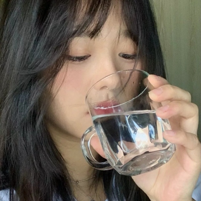 14张温柔感现实女生头像合集