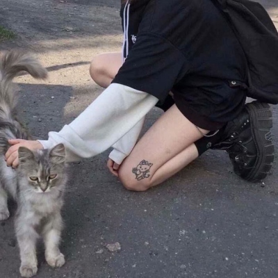 超火的不露脸女生高清头像 共18张