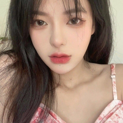 现在当下超火的真人青春女生头像来啦，一共20张