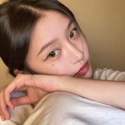 7张超有气质的真人女生头像合集