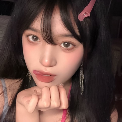 10张质感超棒的酷飒女生真人头像分享