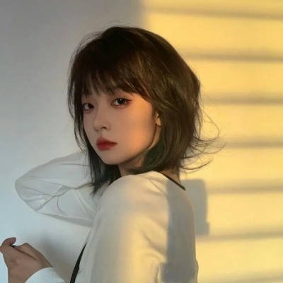 13张氛围感拉满的小众女生网图头像