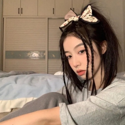15张超有氛围感的真人女生头像，看完就想换头像