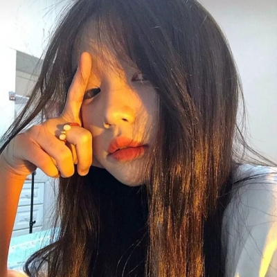 超火的真人女生微信头像 共13张高清图