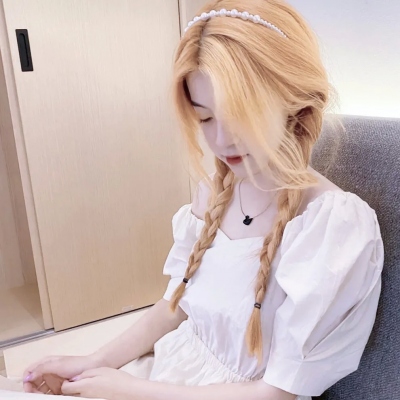 微信热门女生真人头像合集（20张）