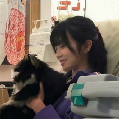 12张当下流行的模糊画风女生头像 快来收藏