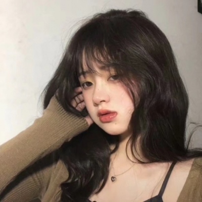 10张氛围感拉满的精致女生真人头像