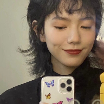 现在当下超火的真人青春女生头像来啦，一共20张