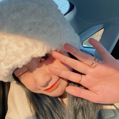 超火的女生真人微信头像 20张合集