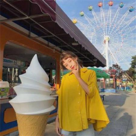 微信女生头像合集来啦！一共12张高清原图，分类在女生头像专区里，还有大图小图、方图圆图多种浏览模式可选。