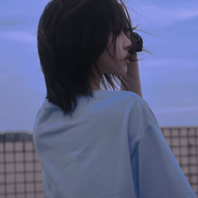 6张带微丧感的干净女生真人头像合集