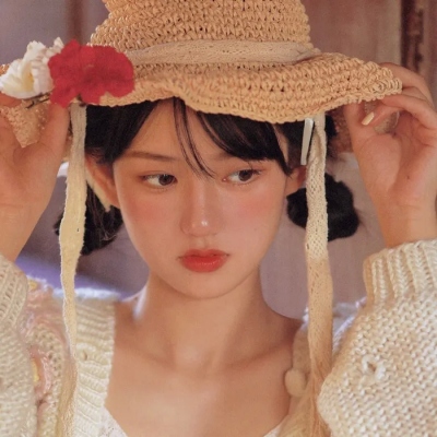 14张质感拉满的清新文艺女生头像，快存来当头像