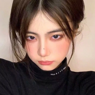 超火的霸气女生真人头像 9张合集