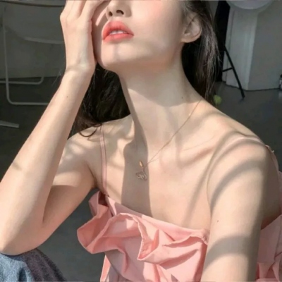 微信热门女生真人头像合集（20张）