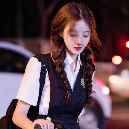 又纯又撩的大气感女生头像，这次一次性更了12张