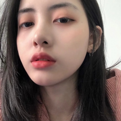 女生ins风小众真人头像合集来了！共18张不撞款的个性女头