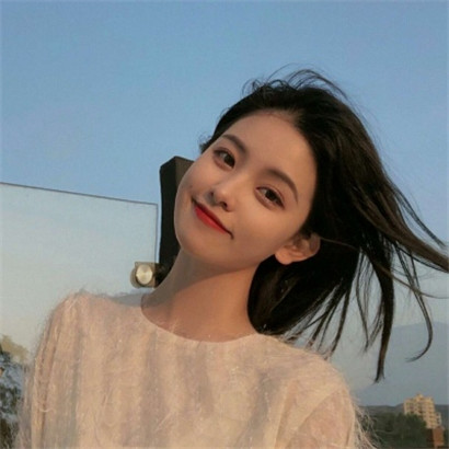 清纯女生头像合集！12张简约大方高清图直接存