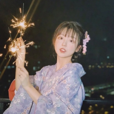 适合网恋用的超真实女生头像（13张）