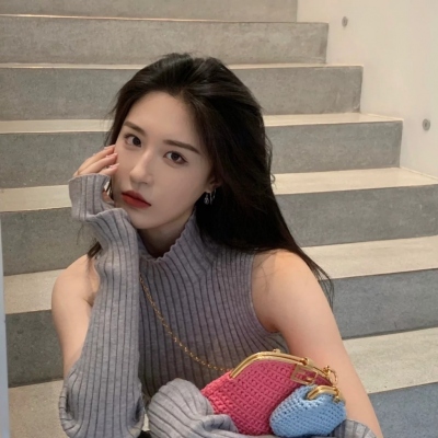 超火的女生真人微信头像 共20张