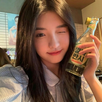 5月氛围感拉满的女生头像合集来了，15张美照直接惊艳朋友圈