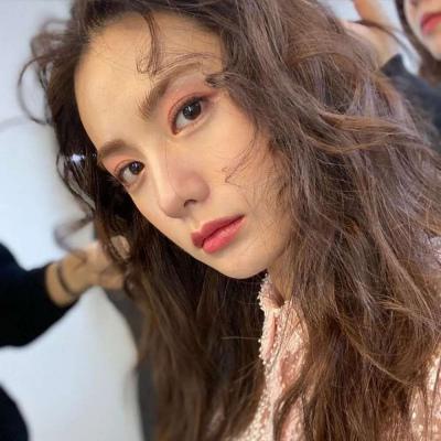 11张文艺感清纯女生单人头像合集