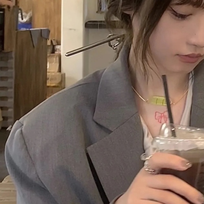 新款少女感女生真人微信头像 共9张