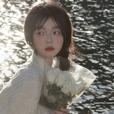 女生头像带花真人ins高级感大图来了，一共10张高清图