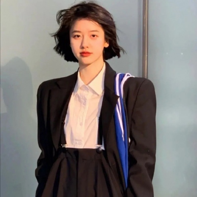 近期超火的真人女生头像合集，13张氛围感拉满