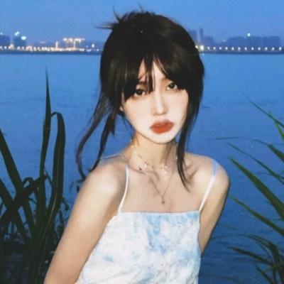 QQ最火女生高清头像合集 共12张