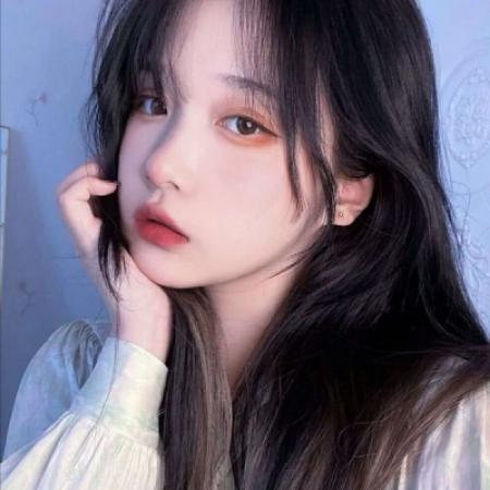 最新气质女生微信真人头像 一共8张