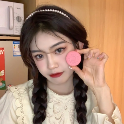 微信热门女生真人头像合集（20张）