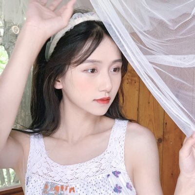 网红真人女生松弛感头像合集来啦，共12张