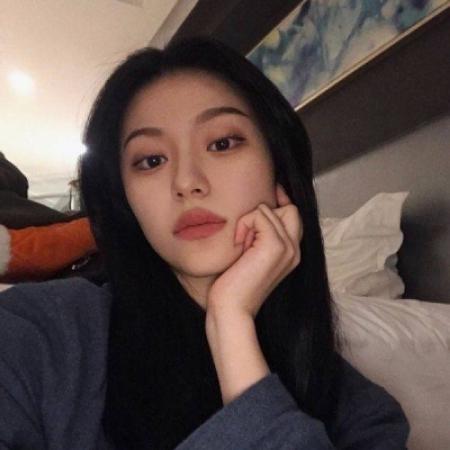 女生高冷真人微信头像合集 共12张