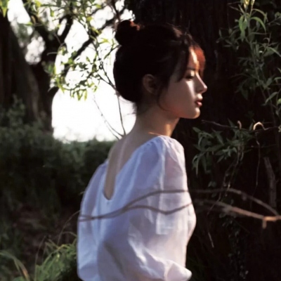 20张真人女生潮图头像合集 网感拉满的日常头像素材