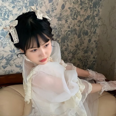 ins风温柔女生头像合集 共18张高清图