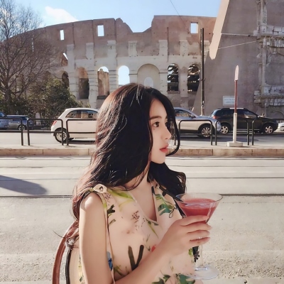 超火的女生高清头像合集 共16张