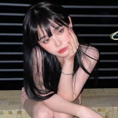 超火的女生高冷真人头像来啦 共19张