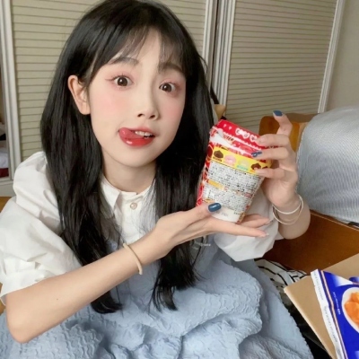 新款少女感女生真人微信头像 共9张