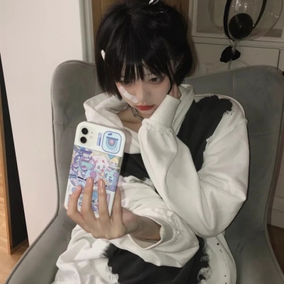 超火的女生个性头像合集，一共8张高清图