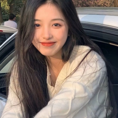 10张质感超棒的酷飒女生真人头像分享