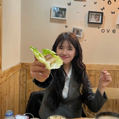 QQ最火女生高清头像合集 共12张