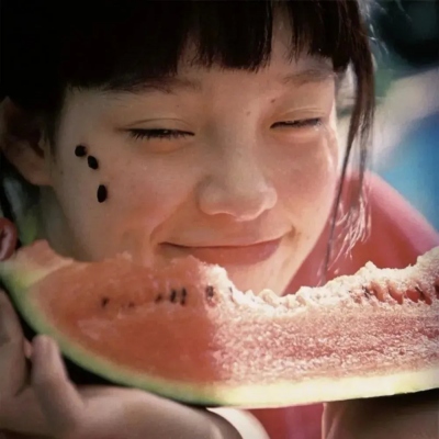 14张质感拉满的清新文艺女生头像，快存来当头像