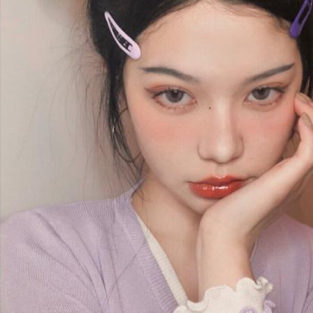 新款女生微信头像合集 共14张美女头像素材