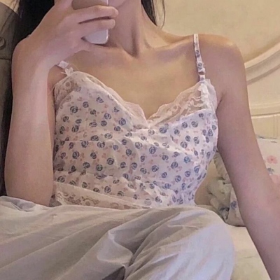 20张真人女生潮图头像合集 网感拉满的日常头像素材