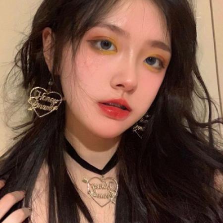 新款女生微信头像合集 共14张美女头像素材